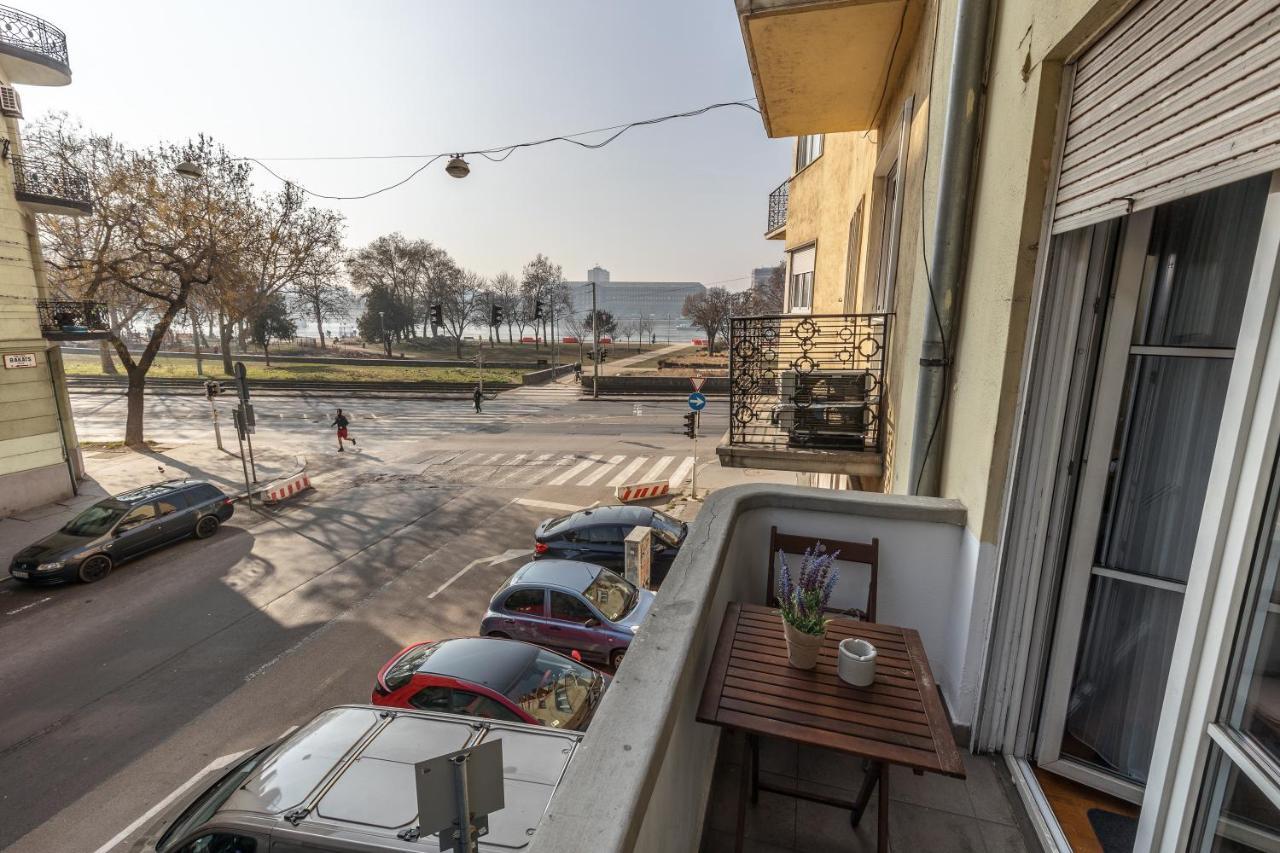 Riverside Balcony Apartment With View To Danube Budapest Exteriör bild