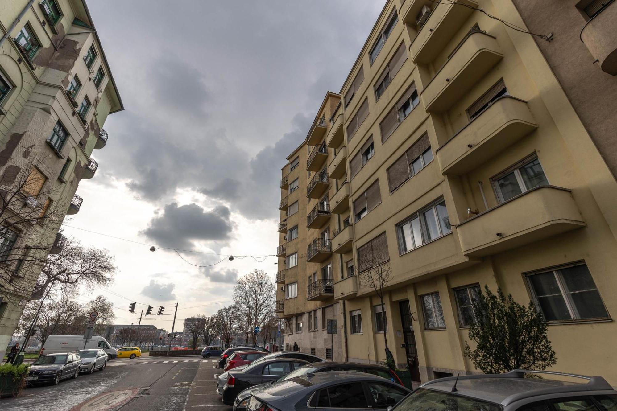 Riverside Balcony Apartment With View To Danube Budapest Exteriör bild